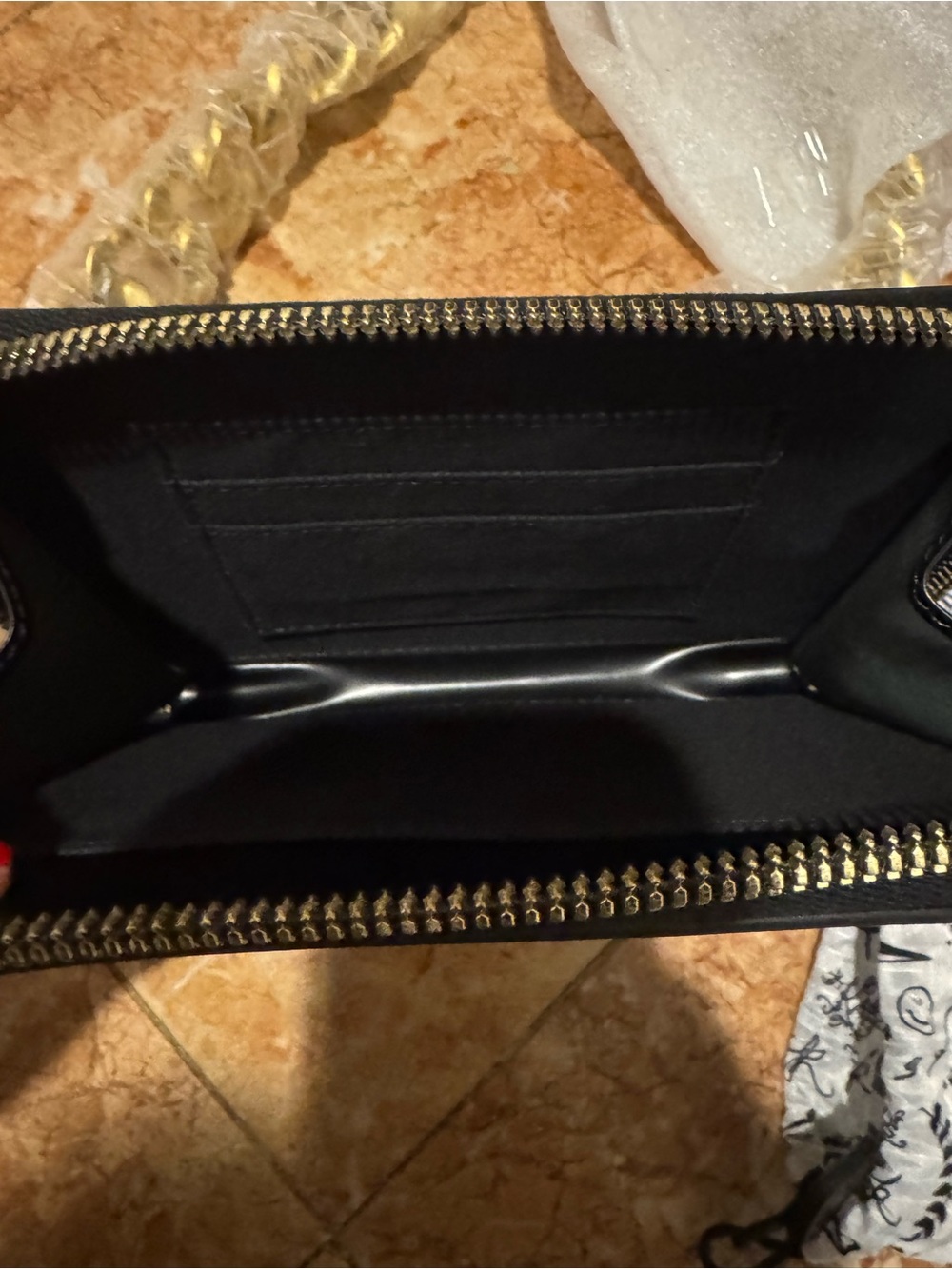 KARA New York Black Leather Crossbody with Gold Chain - NEVER USED - Picture 5 of 5